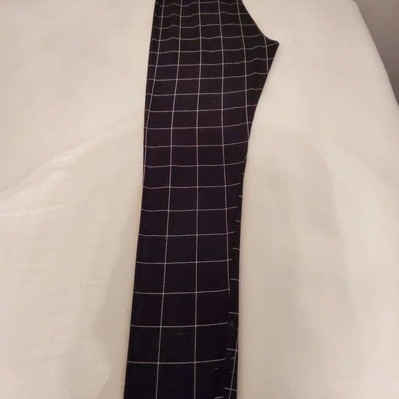 Selling Black and White Grid Leggings - Picture 6 of 8